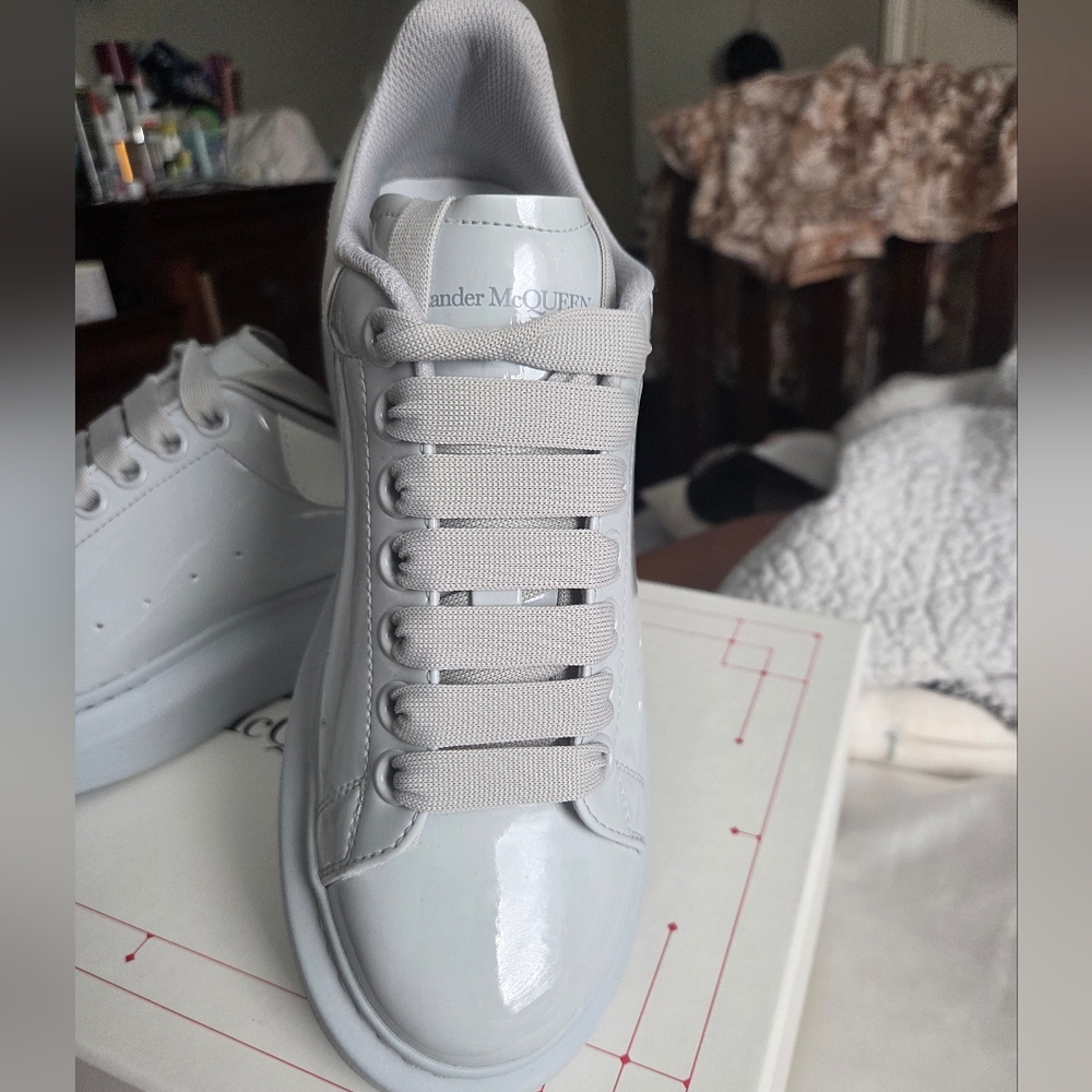 Alexander McQueen Tuscan Leather Sneaker Faggio Size 37 Never Worn - Picture 2 of 8